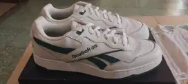 Sepatu Casual Reebok BB 4000 II