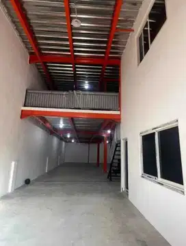 Disewakan Gudang 3 lantai di Merr Surabaya Timur