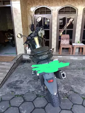 CBR 2017 hitam tangan pertama