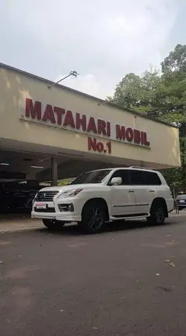 LEXUS LX 570 SPORT 2012 - WHITE ON GREY