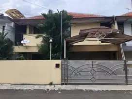 RUMAH 4 KAMAR DI KOMPLEK TAMAN KARTINI