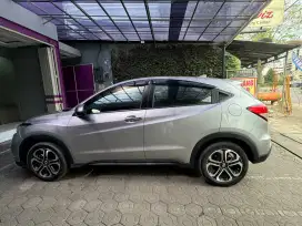 Hrv e cvt 2020 silver full orisinil cat dari baru
