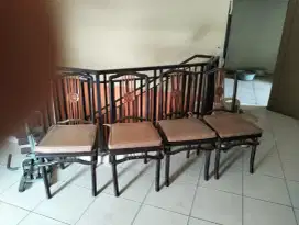 Meja Makan Jati