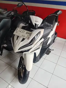 VARIO 125 CBS ISS PUTIH TH 2023 BERGARANSI
