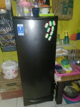 Kulkas bekas TDK dingin