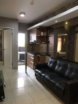 Apartemen green bay 2 kamar furnished siap huni view kolam