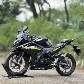 HONDA CBR150R HITAM 2016 KM 15K PAJAK PANJANG NO MINUS