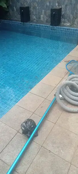 Jasa kolam renang (swimming pool service)