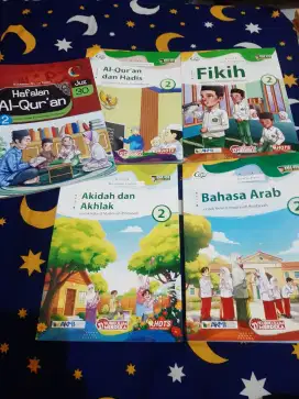 Buku paket agama kls 2 MI