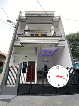 RUMAH MEWAH DEKAT MALL CIJANTUNG KALISARI