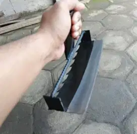 Alat berkebun multifungsi Cangkul garuk jerman