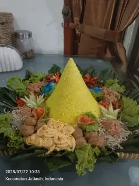 Jual Nasi Tumpeng