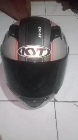 Helm KYT R10 full face