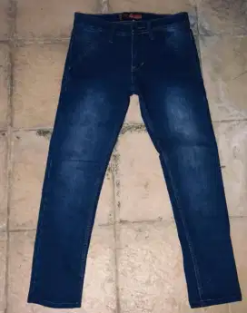 Celana bekas berkualitas