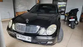 Mercedes benz E240 AT 2004
