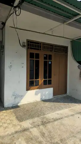 Disewakan Rumah / Toko / Kost