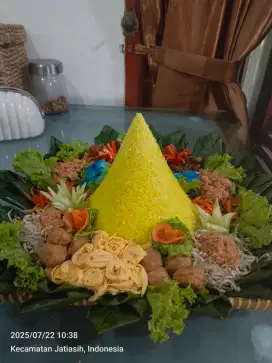 Jual Nasi Tumpeng