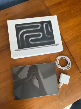 Macbook Pro M3 14 inc 512GB space grey