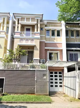 Rumah Town House Emerald PIK 3lt 8x14 116m type 4KT Jakarta Utara