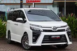 Toyota Voxy 2.0 Sunroof AT Matic 2018 Putih Metalik. FULL RECORD!!!