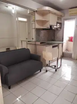 Disewakan apartemen Kalibata City Tower Flamboyan 2br semi furnish