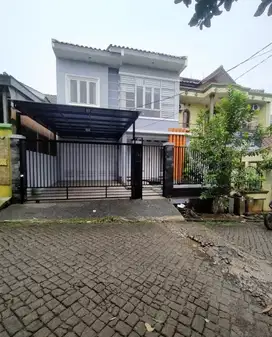 Rumah Minimalis Nyaman Asri  Dekat Sport Centre Bukit Rivaria Sawangan