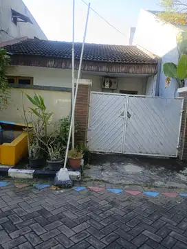 JUAL Rumah Hitung Tanah Kutisari Indah Barat  Lokasi dekat UK Petra