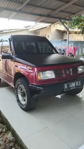 Suzuki Sidekick thn 97 merah