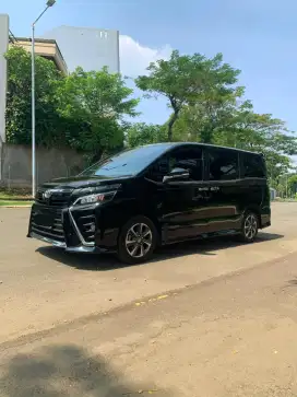 LOW KM ! VOXY 2019