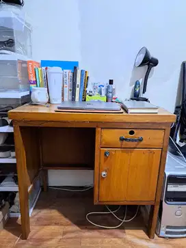 Dijual Meja Belajar/Kerja Kayu – Rp 300.000 (Nego)