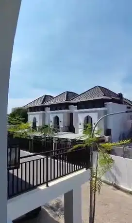 DiJual Rumah Mewah 2LT SHM Di Cluster Kedungmundu Tembalang Semarang
