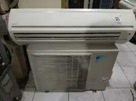 Service AC bergaransi