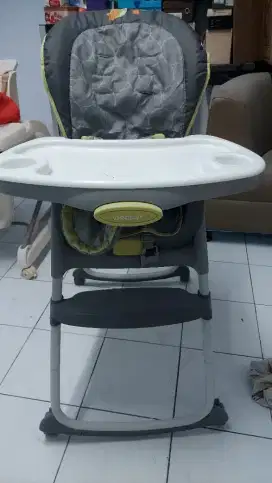 Kursi makan merek Weeler