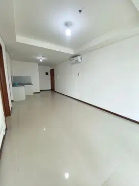For Rent Condominium Greenbay Pluit tipe 2 BR Unfurnished View Kolam