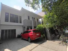 Rumah mewah tipe minimalis kebayoran baru jalan kerinci
