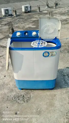 Mesin cuci 2 tabung Aqua 8 kg