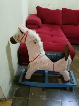 Mainan kuda kudaan