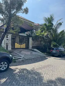 Dijual Rumah Golf View Jalan Raya Bukit Darmo Golf Dekat Pakuwon Mall