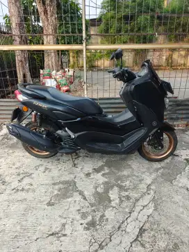 Nmax keyless abs 2023 dp 1jt km 15rb  fnh