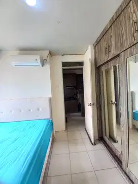 Sewa Apartemen gading nias 2bedroom lt 22 Emerald furnished