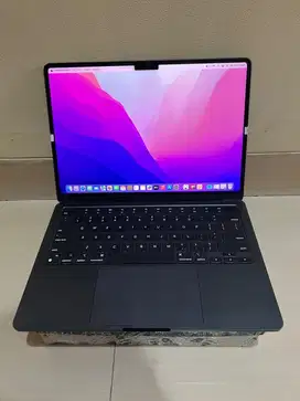 MacBook Air M2 8/256gb