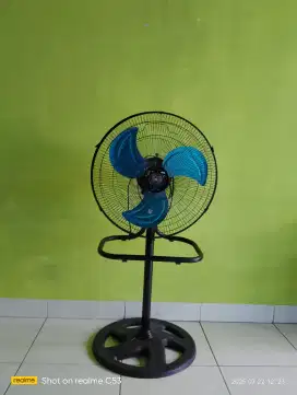 Kipas angin tegak/duduk merk Arashi 18 inc