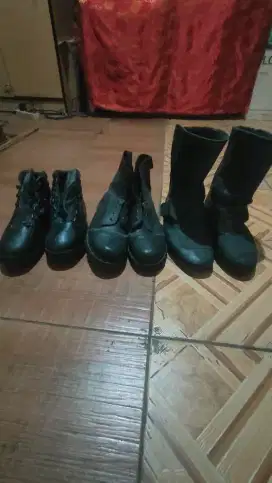Sepatu bekas layak pakai
