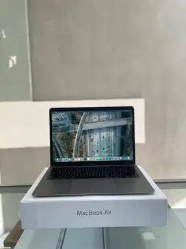 MacBook Pro 13 inch 2019 CTO  RAM 16GB/512 GB