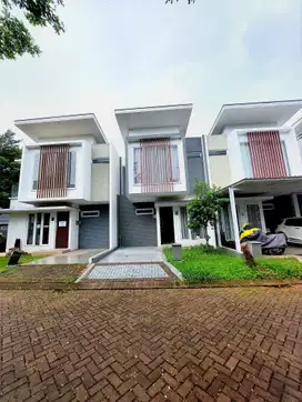 Sewa Discovery Aluvia Rumah Cantik Homie Hadap Taman Depan dan Samping