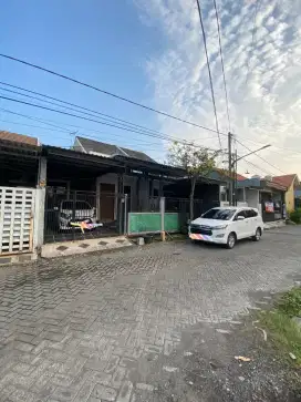 Rumah di kontrakan medayu sentosa rungkut Surabaya