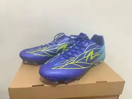 Sepatu Sepak Bola SPECS masih baru
