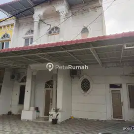 DIJUAL VILLA JALAN RESTU KOMPLEK SURYA REGENCY 2 - DAERAH HELVETIA