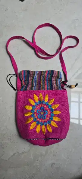 tas selempang serut pink pl
