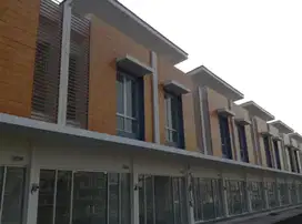 Dijual Rugi Ruko dipergudangan Cikupa 4,5 x 15 m2 HGB hadap timur, new